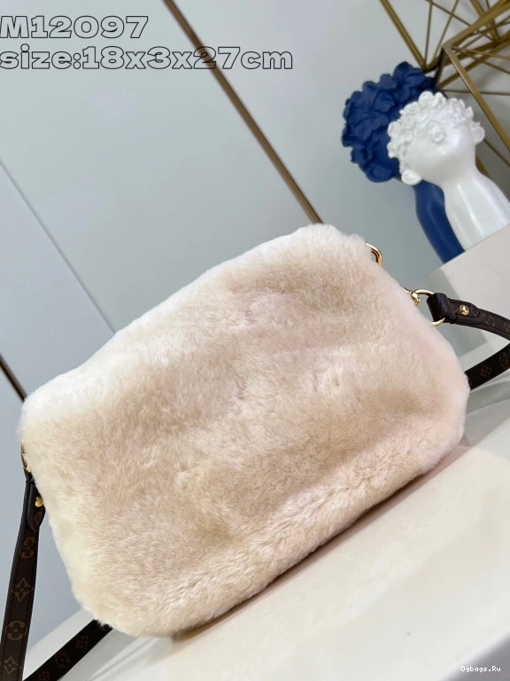 Vuitton Sunset Ski Louis 1229